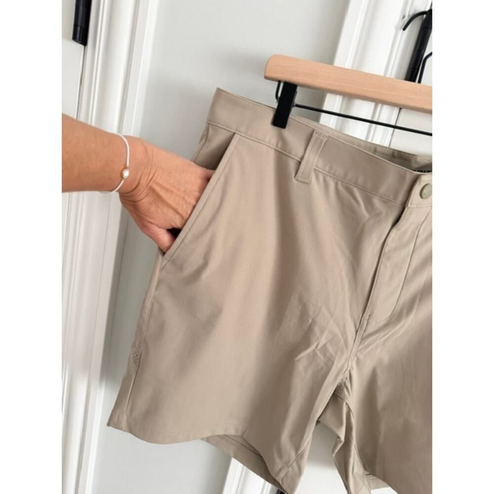 Rhone NWT Commuter Short 7" Size 38 Men's Khaki - Picture 4 of 10